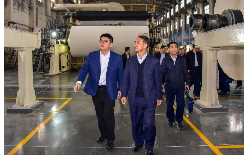 省地方金融监督管理局领导莅临江河纸业调研